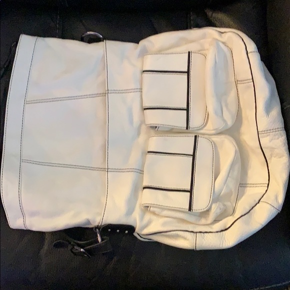 Gorgeous Leather Bag - Picture 5 of 10